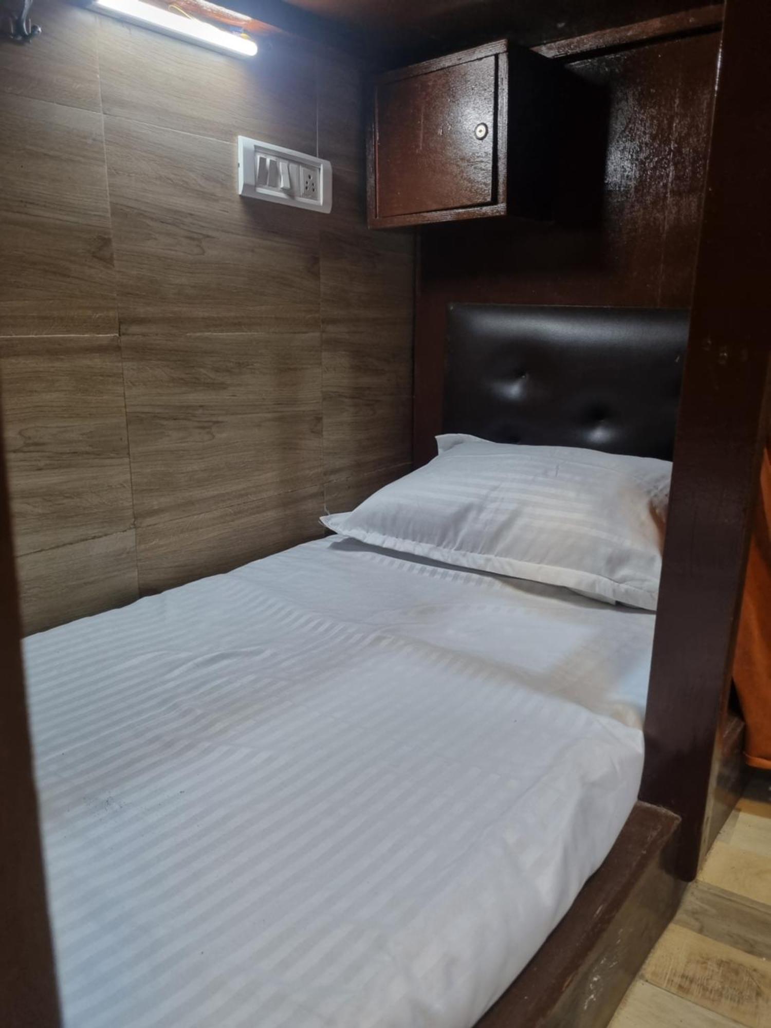 Unibed Dormitory Mumbai Dış mekan fotoğraf