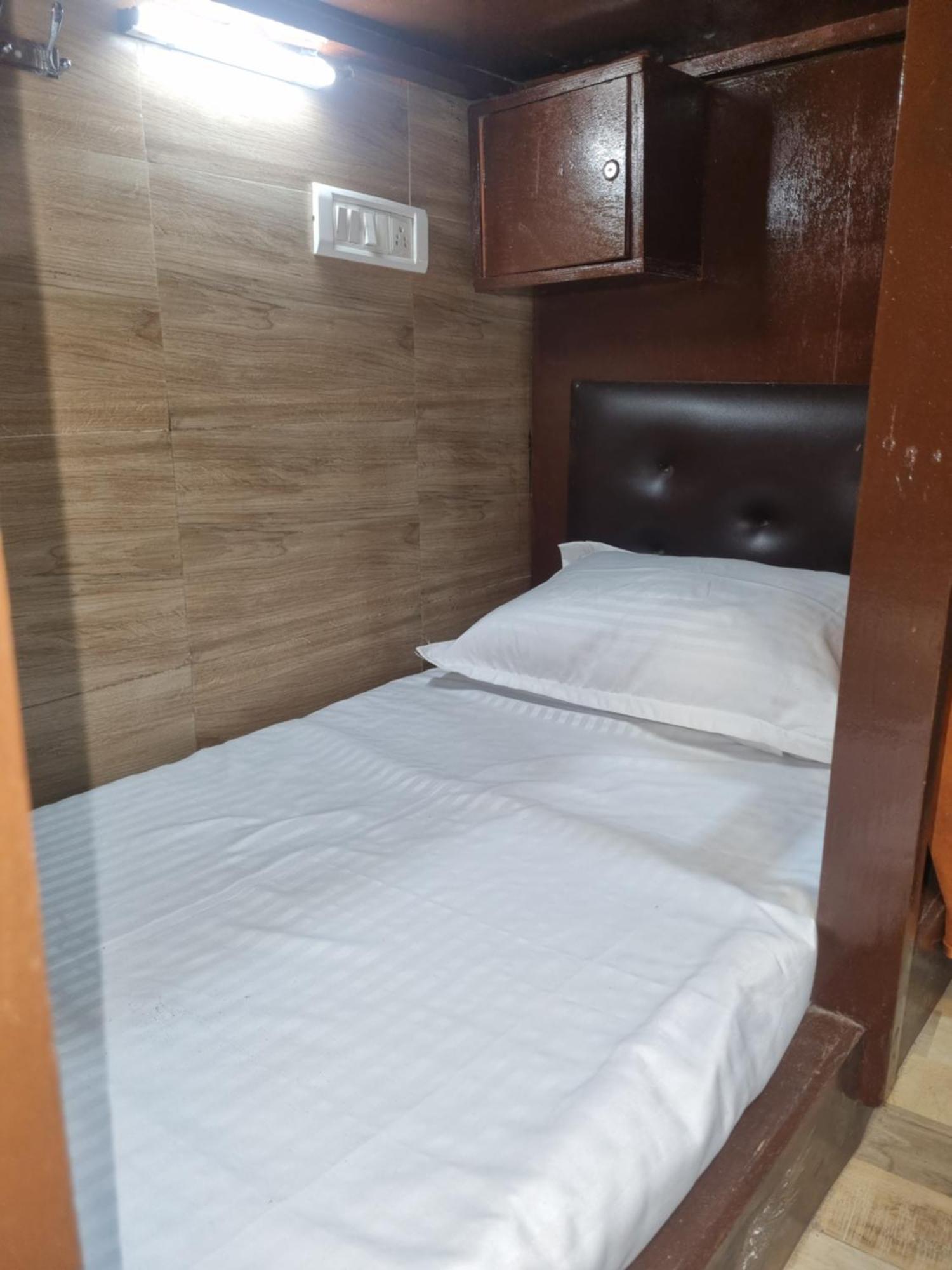 Unibed Dormitory Mumbai Dış mekan fotoğraf